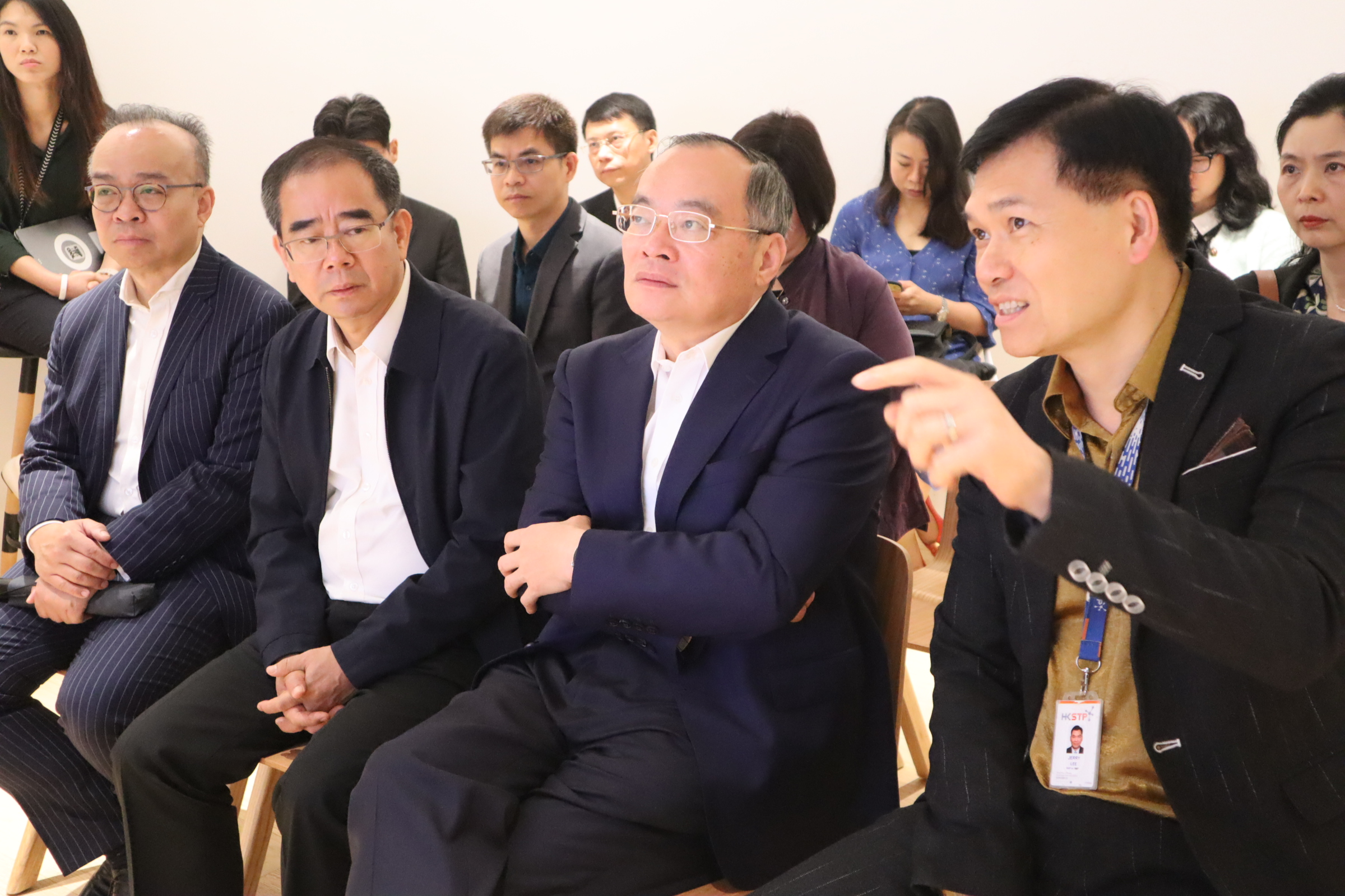 袁宝成副主席3.jpg