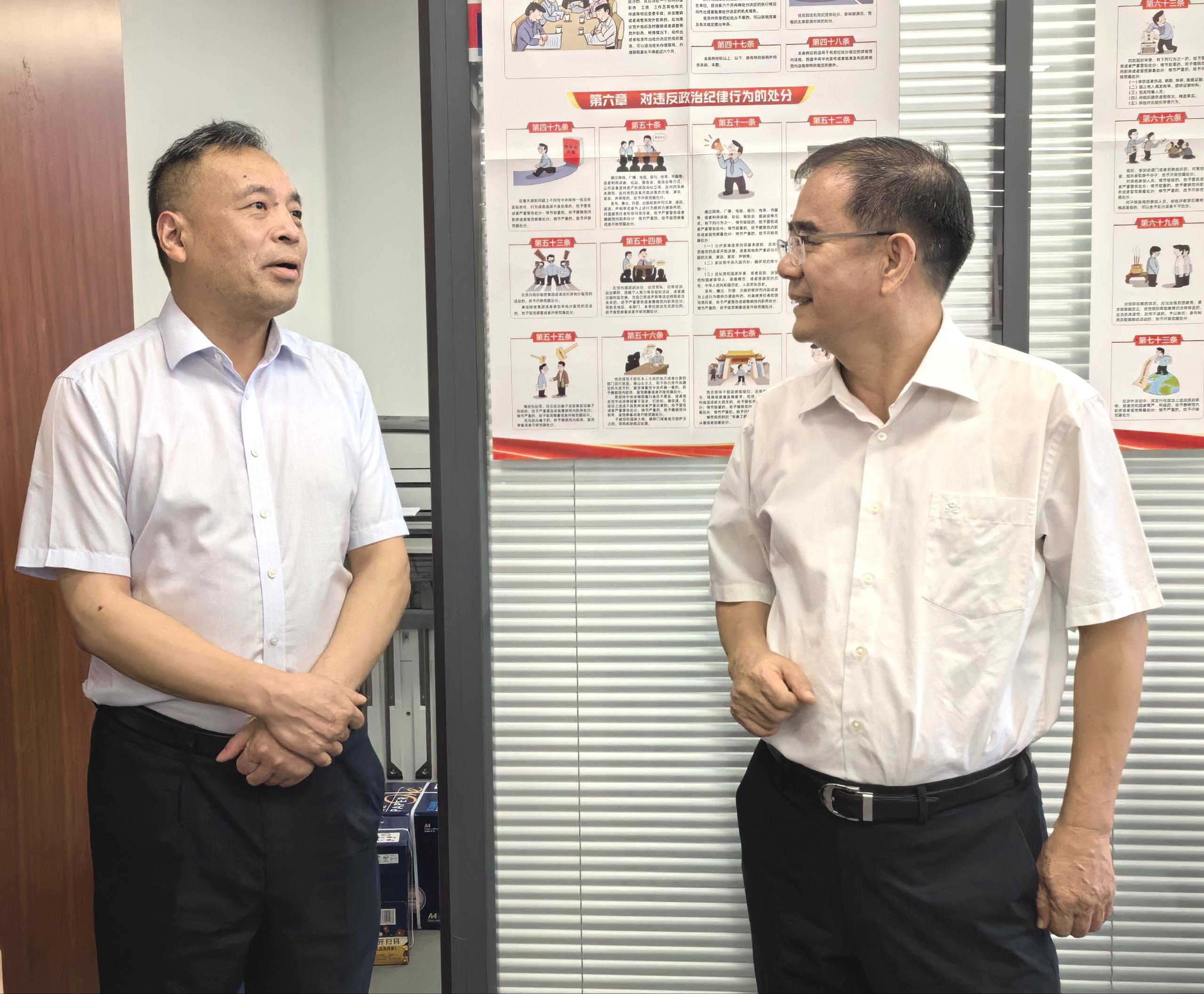 梁维东主任走访高建营委员.jpg