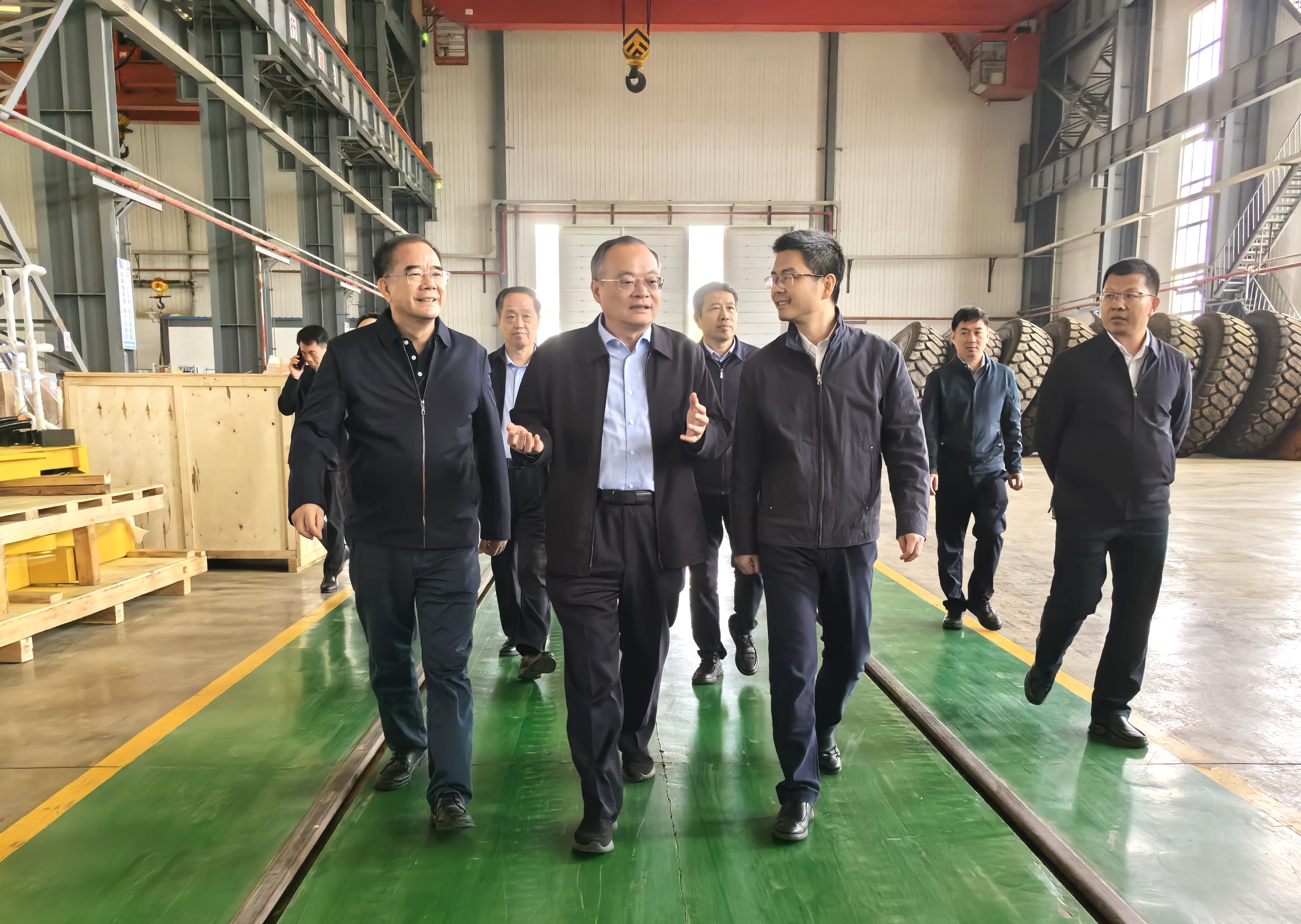 实地考察湖北航天重型工程装备有限公司.jpg